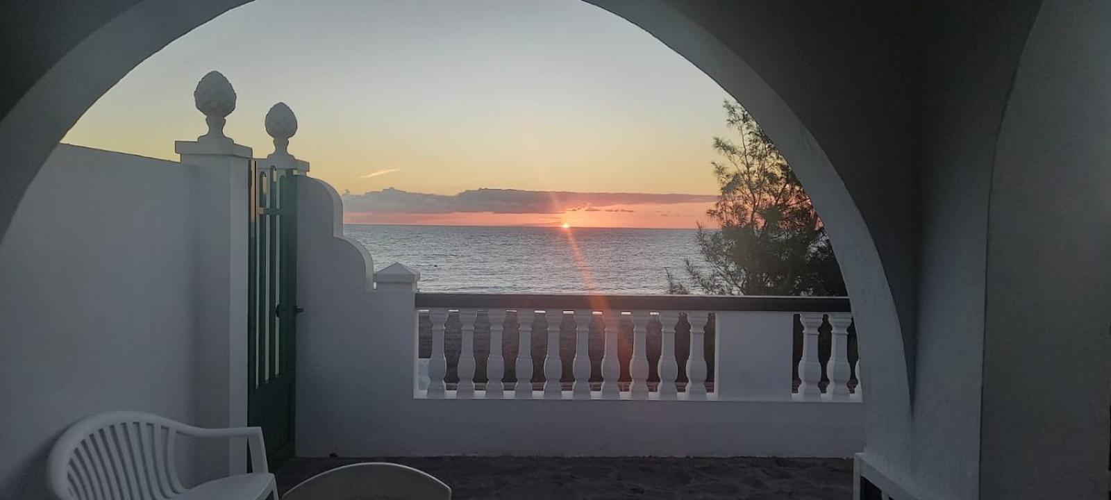 First Line Of The Beach La Garita 外观 照片